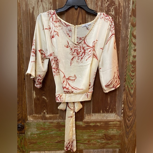 Ivory floral satin zip-back blouse. - Picture 1 of 3